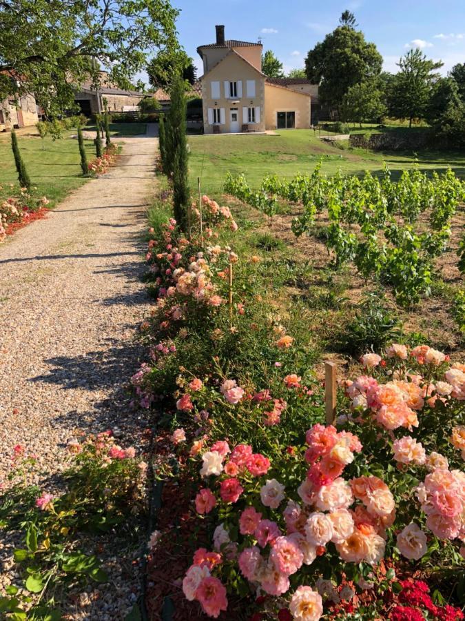 Allée des Roses Saint-Philippe-dʼAiguille Esterno foto